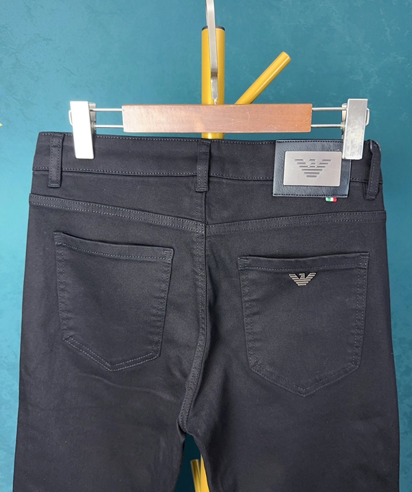 ブランドジーンズ角部分ディテール